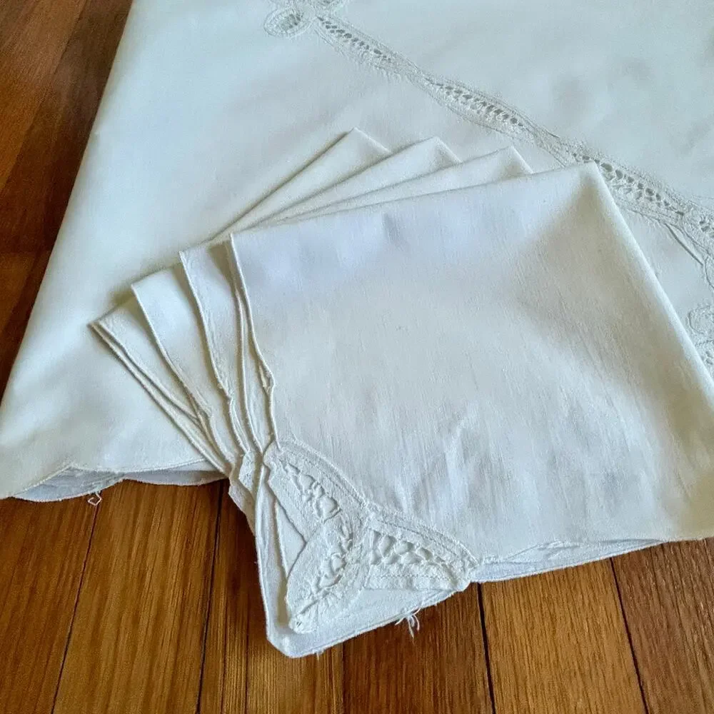 Vintage White 100% Cotton Battenberg Lace Tablecloth with 4 Matching Napkins